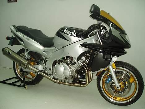 Yamaha YZF 600 R ( SOLGT ) - Men bedste med kåbe på billede 7