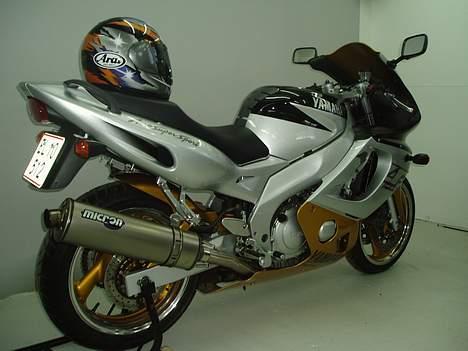 Yamaha YZF 600 R ( SOLGT ) billede 9