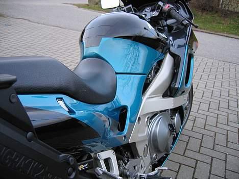 Kawasaki zzr 600 - De bløde kurver.. billede 2