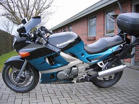 Kawasaki zzr 600 - Kan ikke se, den lige er rundet de 12 år.. billede 4
