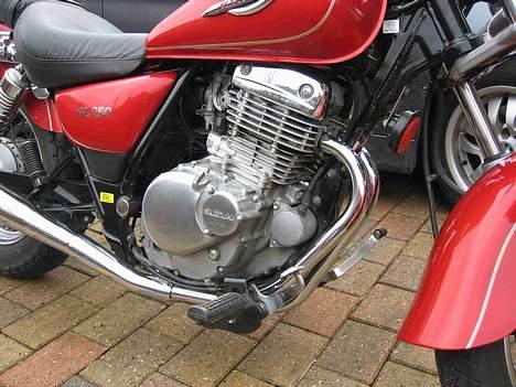 Suzuki Marauder GZ 250 -SOLGT- - Den lille fine :-) billede 4