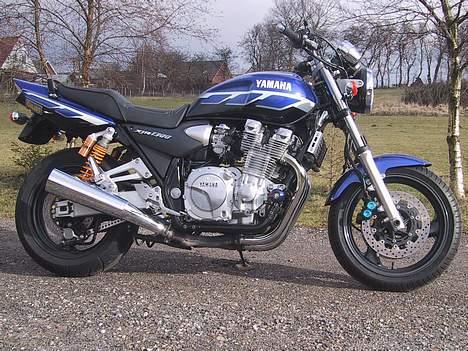 Yamaha xjr 1300 sp - den er desværre død, totalskadet i en rundkørsel, fik kun 68 km på den. billede 8