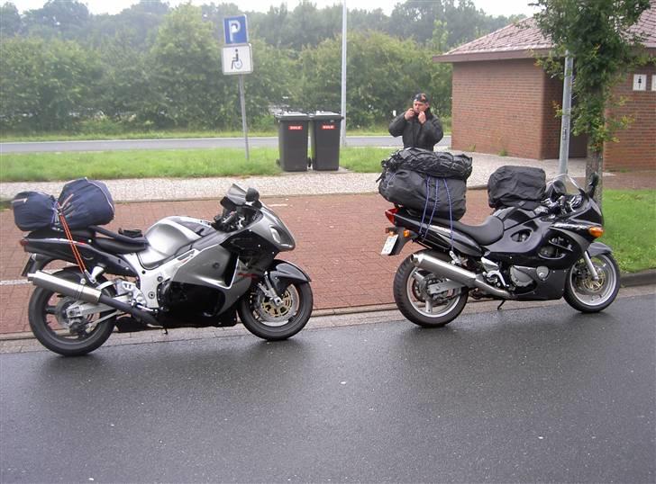 Suzuki GSX 1300 R Hayabusa - På vej hjem fra Assen i regnvejr. billede 3