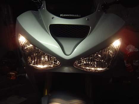 Kawasaki ZX-636R BI XENON - Det ser jo ondt ud, selv standart.  billede 14