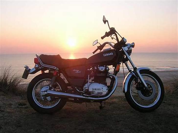 Yamaha xs 650 Special **SOLGT** - Billederne er taget D.30/3-2007 omkring kl. 20.00,- med vesterhavet som baggrund. En smuk aften, perfekt kørevejr. :)) billede 1