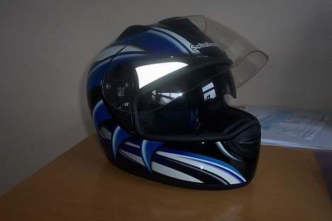 Suzuki gsx 1100 R - det er så min nye hjelm..Schuberth...med indbyget sol-visir..puha den var sgu dyr.. billede 16