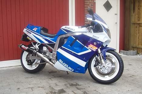 Suzuki gsx 1100 R - jubi..så kom der plader på  billede 17