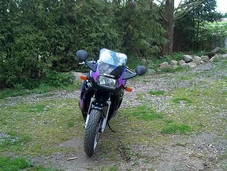 Suzuki GSX 750f ( Solgt) billede 5