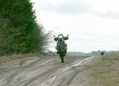 BMW r1100gs - På hjul... billede 1