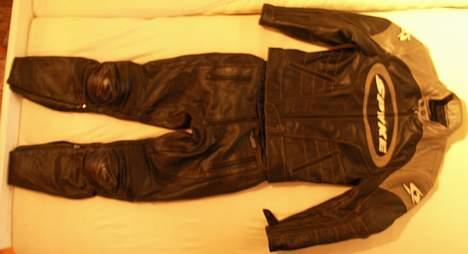 Honda CB 600 f1 hornet - Min nye spyke dragt billede 5