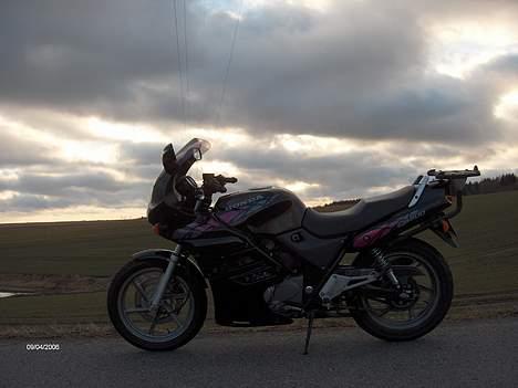 Honda CB500 - Trækker luft ude på landevejen billede 7