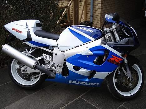 Suzuki gsx-r 750 **SOLGT** billede 1