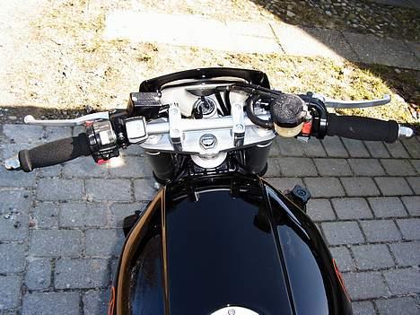 Yamaha FZR 1000 Streetfighter - Har man brug for mere? billede 6