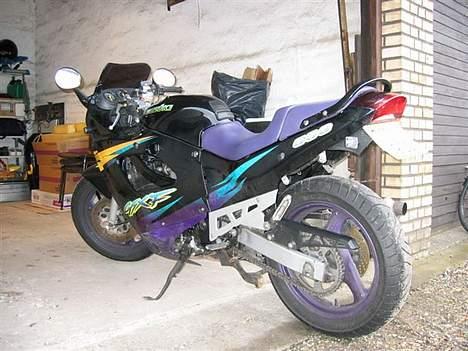 Suzuki GSX 600 F  >>SOLGT<< - JUBII færdig! (Uden nogle skruer tilbage) billede 9