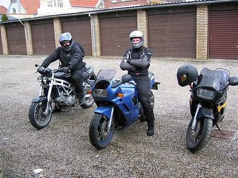 Suzuki GSX 600 F  >>SOLGT<< - Klar til tur... Fra venster Teddy, Kim og min pige :O) billede 12