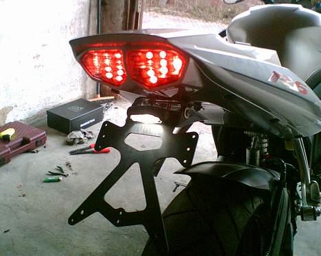 Yamaha YZF R6 - SOLGT billede 9