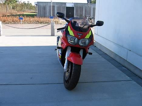 Honda CBR900RR FireBlade SOLGT billede 2