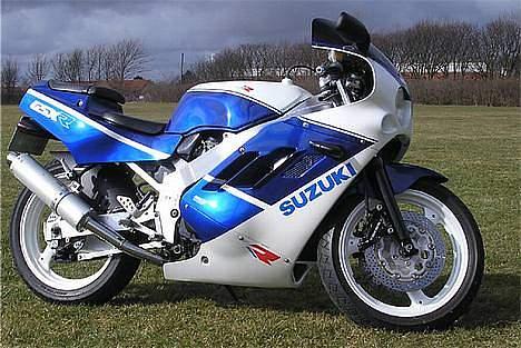 Hero Efterlyst - GSXR400 Stjålet fra Esbjerg D. 14/4-2006... Ejer kan kontaktes på: 28 55 56 58 billede 5