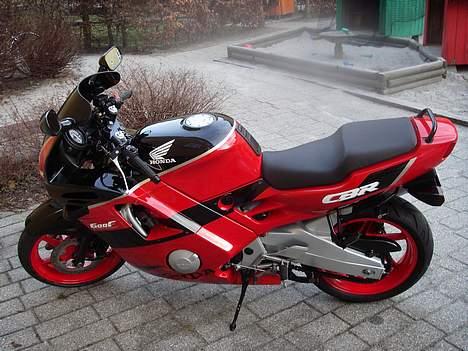 Honda CBR 600 - F2 billede 2