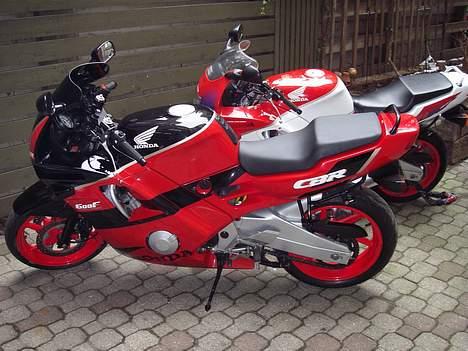 Honda CBR 600 - F2 billede 3