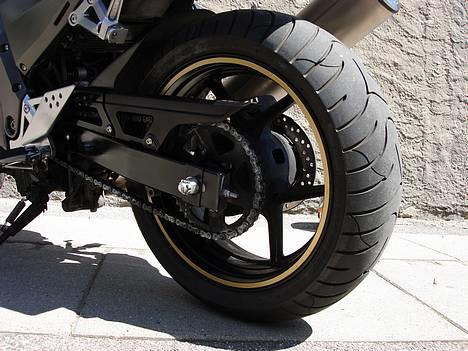 Kawasaki Z750 **SOLGT** - Guld rim tape billede 16