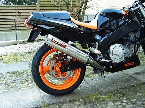 Yamaha FZR 1000 Streetfighter billede 13