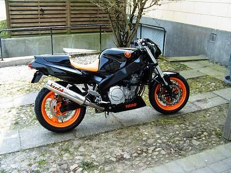 Yamaha FZR 1000 Streetfighter billede 5