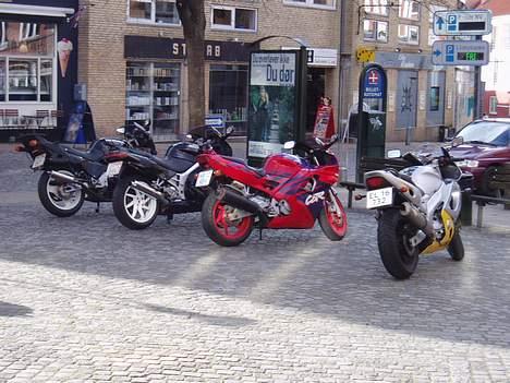 Honda CBR 600 F2 - Ude og trille med gutterne i bikerlogen. billede 5