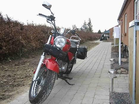 Suzuki Marauder GZ 250 -SOLGT- - Marauder m. tasker billede 16