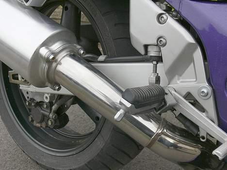 Suzuki RF 900 R billede 6