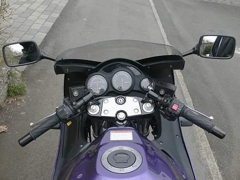 Suzuki RF 900 R billede 9