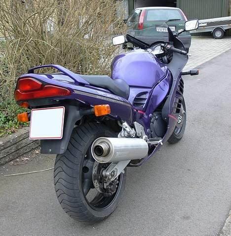 Suzuki RF 900 R billede 13