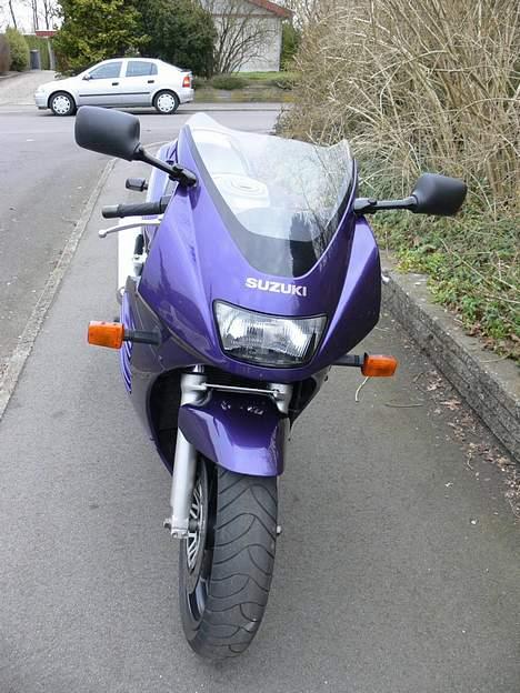 Suzuki RF 900 R billede 14