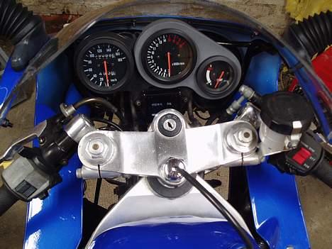 Suzuki gsx-r 400 (solgt) billede 10