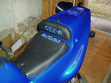 Suzuki gsx-r 400 (solgt) billede 14