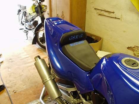 Suzuki gsx-r 400 (solgt) billede 16