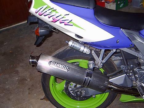 Kawasaki ZX9R billede 2