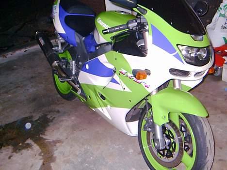 Kawasaki ZX9R billede 4