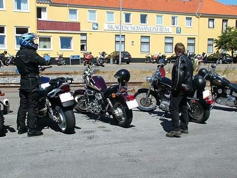 Yamaha XV 750 [SOLGT] - Til skagentræf 2005 (inde i byen) billede 5