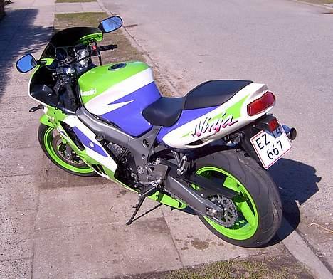 Kawasaki ZX9R billede 7