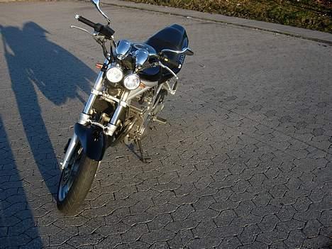 Suzuki GSF600N Bandit *SOLGT* billede 2