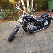 Suzuki Intruder vs 700