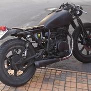 Yamaha XS 400 se