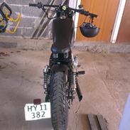 Suzuki gn 400 bobber 