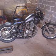 Suzuki gn 400 bobber 