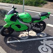 Kawasaki ZX9R