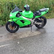 Kawasaki ZX9R