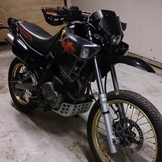 Honda NX 650 RD02-P Dominator