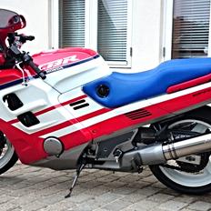 Honda CBR 1000 F SC24