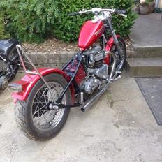Triumph T110
